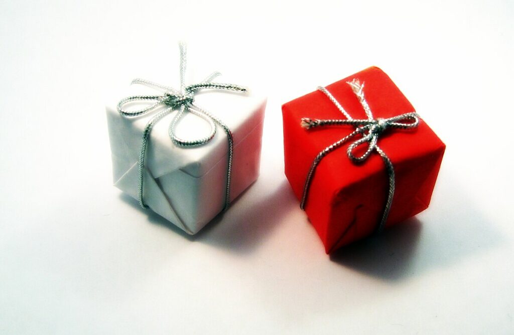 Gifting with Purpose: Meaningful Gifts That Give Back to Communities